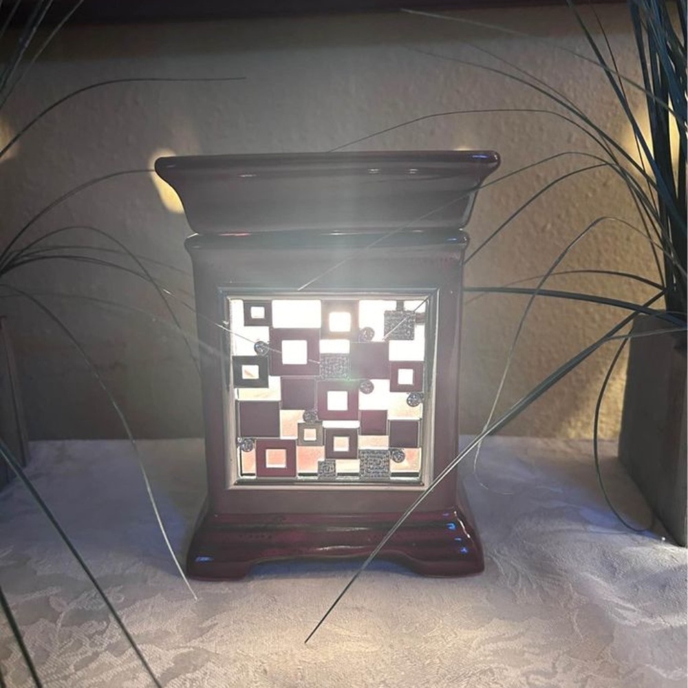 Scentsy- Classic Brick Gallery Warmer